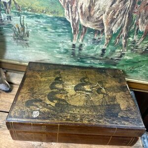 Vintage Mele Gold Velvet Lined Jewelry Keepsake Trinket Hinged Casket Box Japan